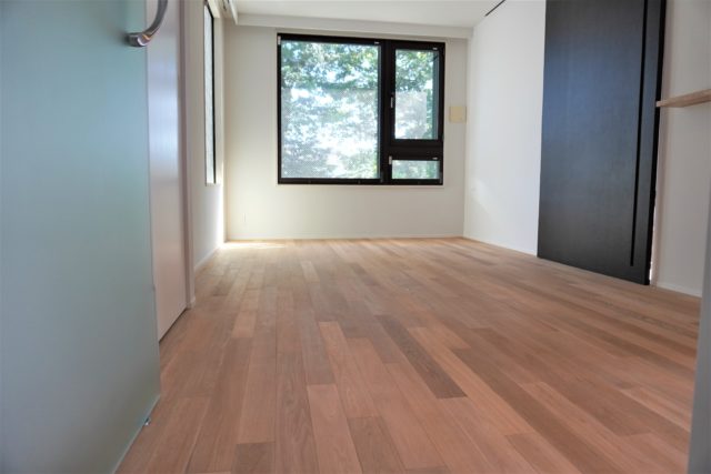 マンションリノベ|無垢材のフローリング
