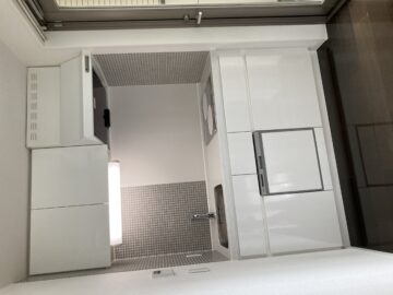 都内一人暮らしのマンションのコンパクトキッチンに食洗機を入れるキッチンリフォームの事例の画像