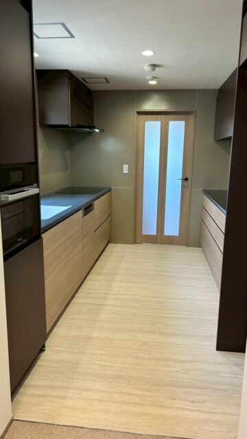 横浜市中区山手のマンションリノベ、オーダーキッチン、モダン、