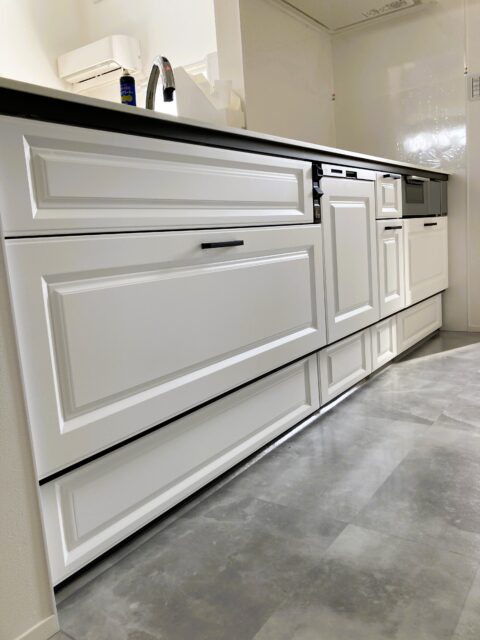 新築戸建てシステムキッチン扉交換、框扉、キッチンリフォーム、横浜造作キッチン