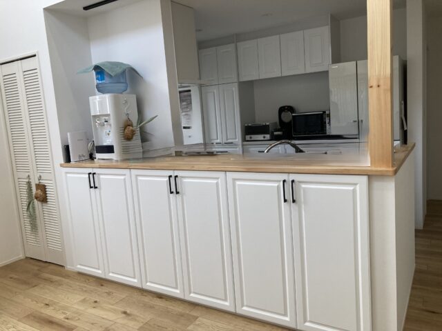 新築戸建てシステムキッチン扉交換、框扉、キッチンリフォーム、横浜造作キッチン、カウンター下収納