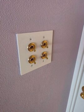 スイッチ交換、クラッシックインテリア、マンションリフォーム事例