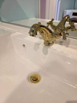 ゴールドの水栓、海外水栓交換、クラッシックインテリア、マンションリフォーム事例